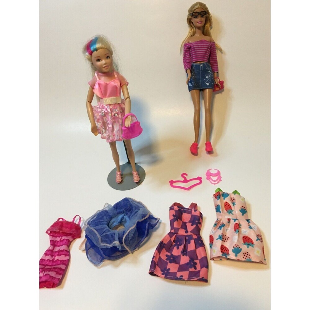 VTG Barbie Talk/Cheer Doll 2 Dolls 1 Doll Stand 14pc clothing accessories Lot M